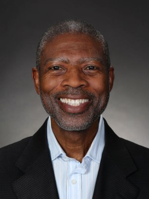 headshot-deramus.jpg